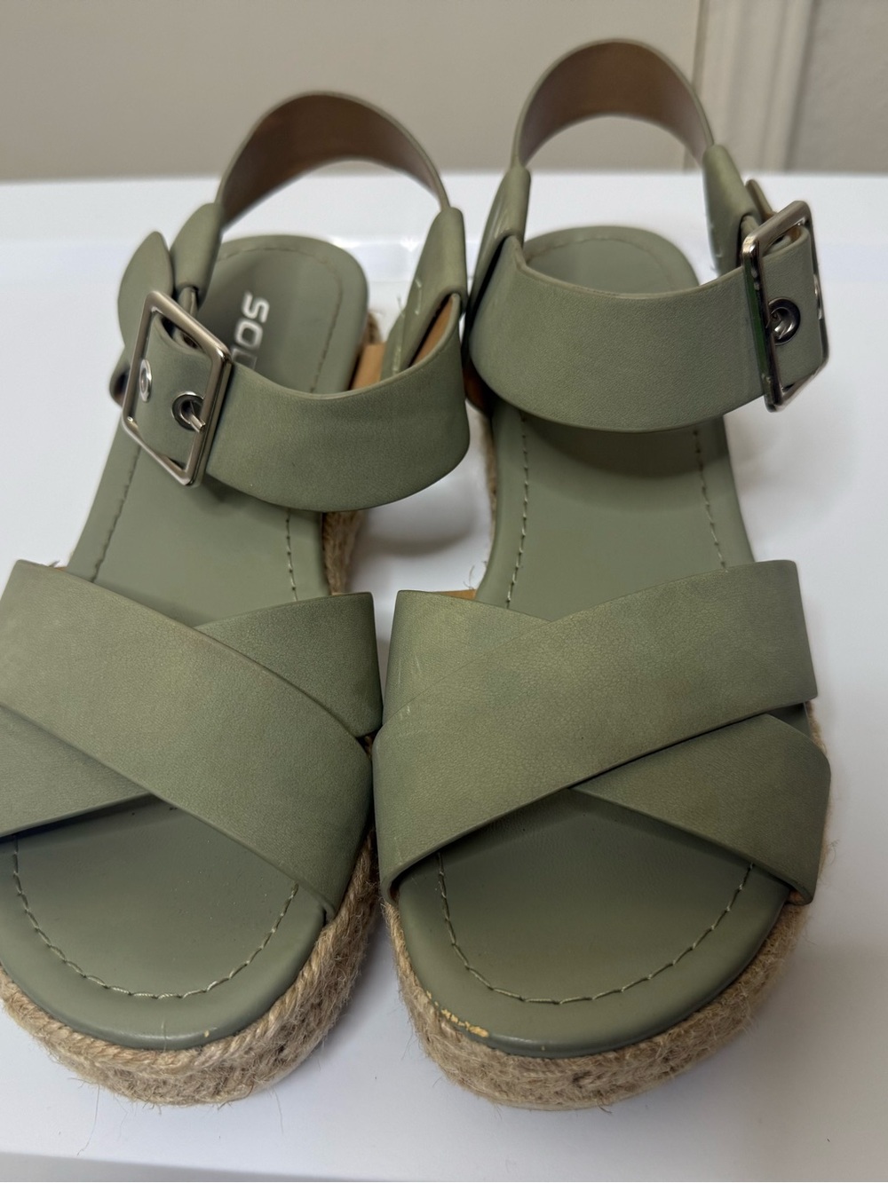 SODA Olive Green Platform Espadrille Sandals Size 7
